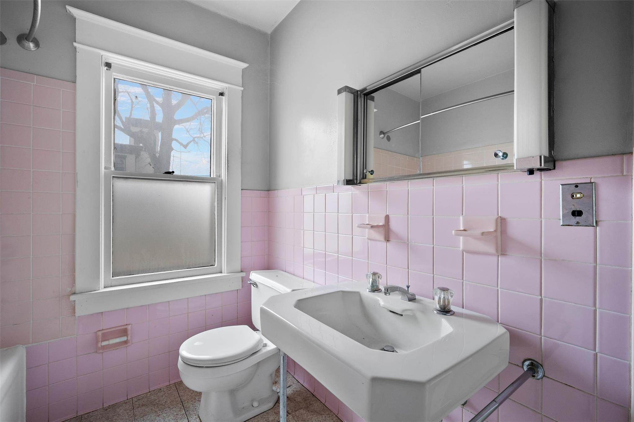 #11 photo, 79 Maple Avenue, Catskill , NY 12414