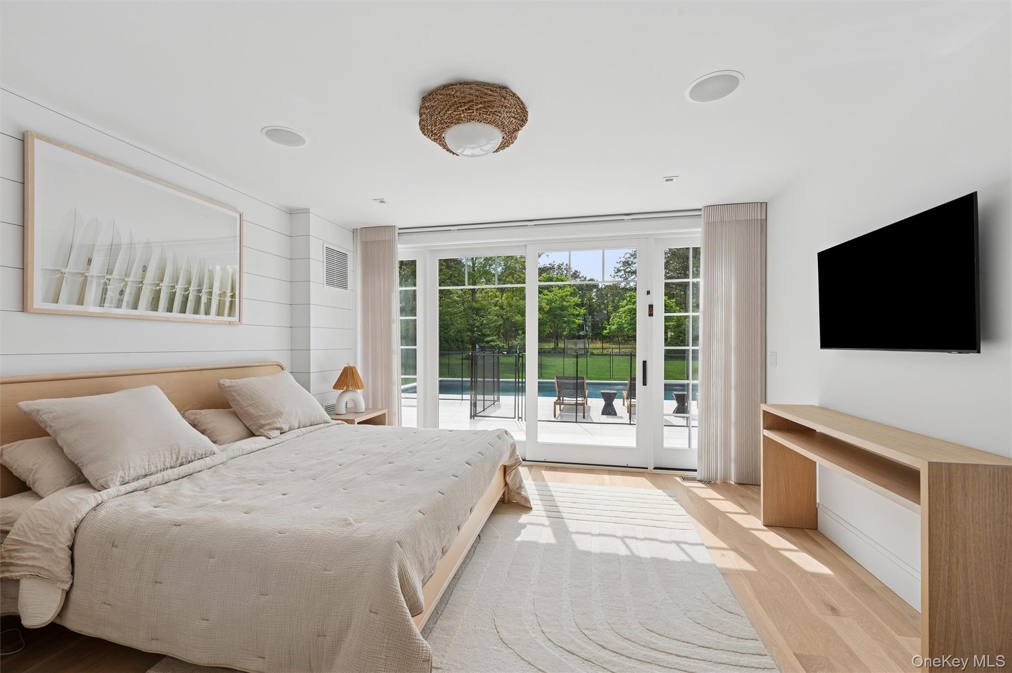 #13 photo, 28 Canoe Place Road, サフォーク郡 Hampton Bays , NY 11946