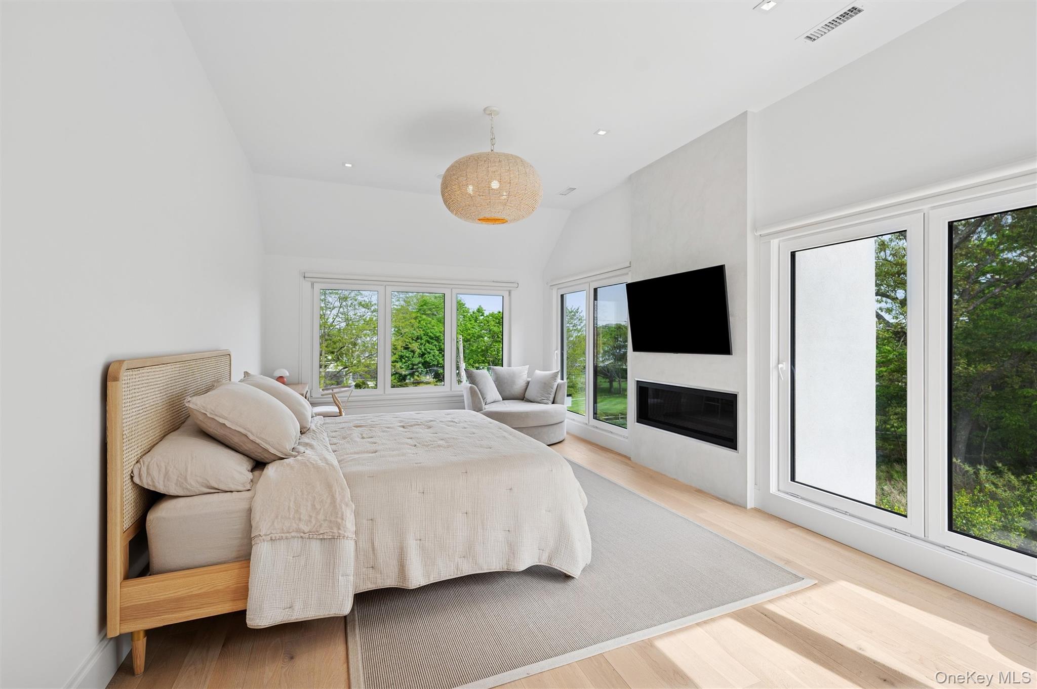 #17 photo, 28 Canoe Place Road, サフォーク郡 Hampton Bays , NY 11946