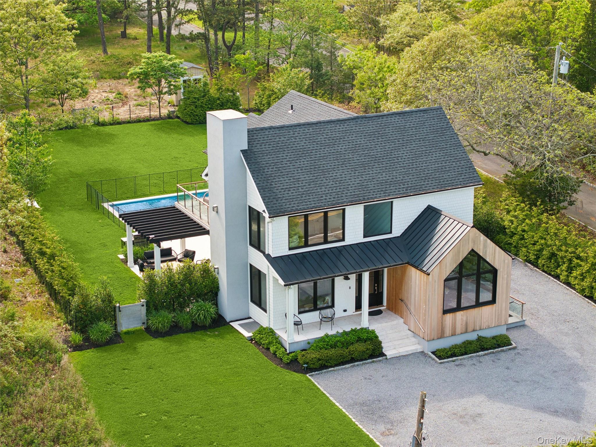 #2 photo, 28 Canoe Place Road, サフォーク郡 Hampton Bays , NY 11946