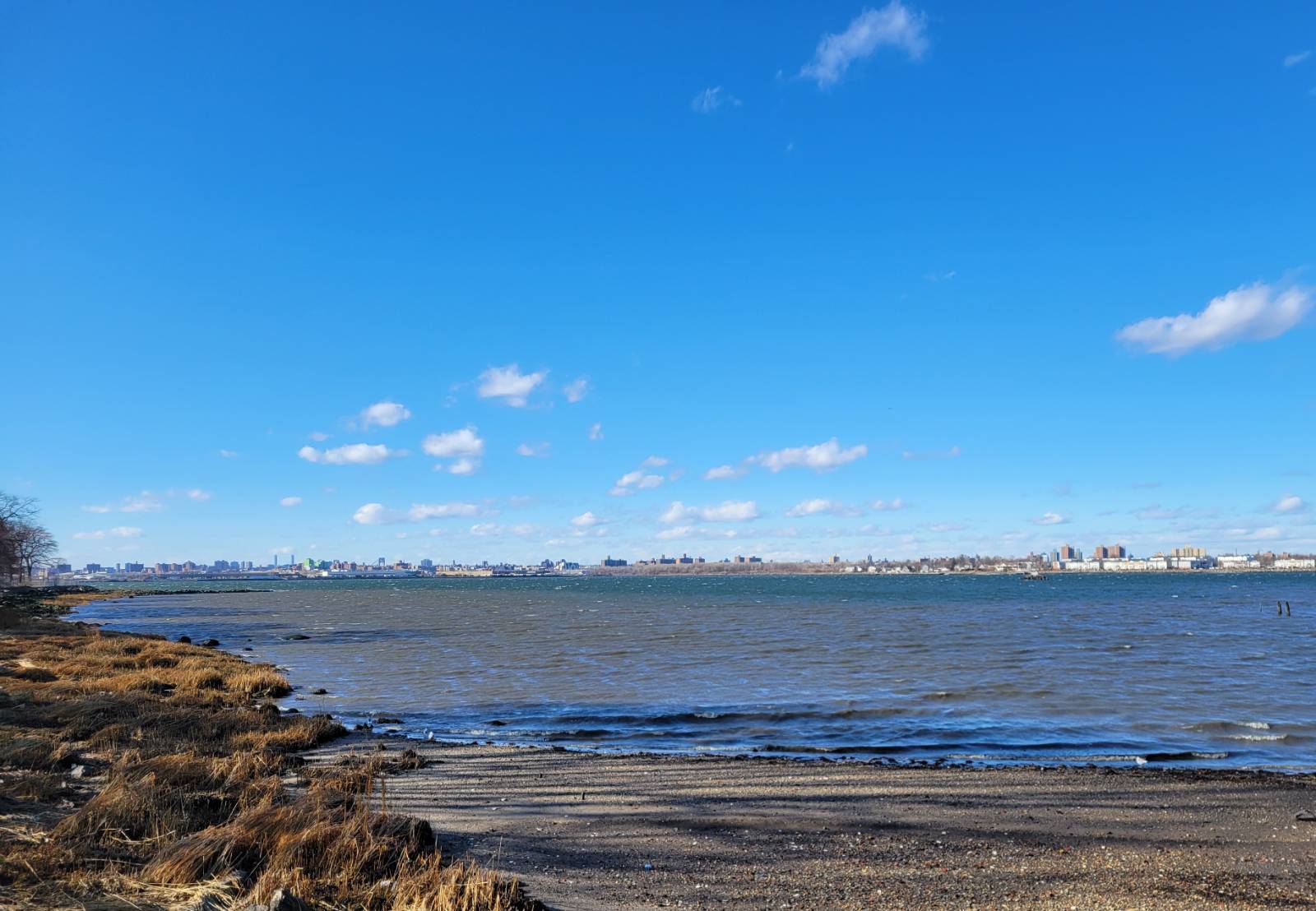 #19 photo, 325 Park Cres, クイーンズ区 College Point , NY 11356