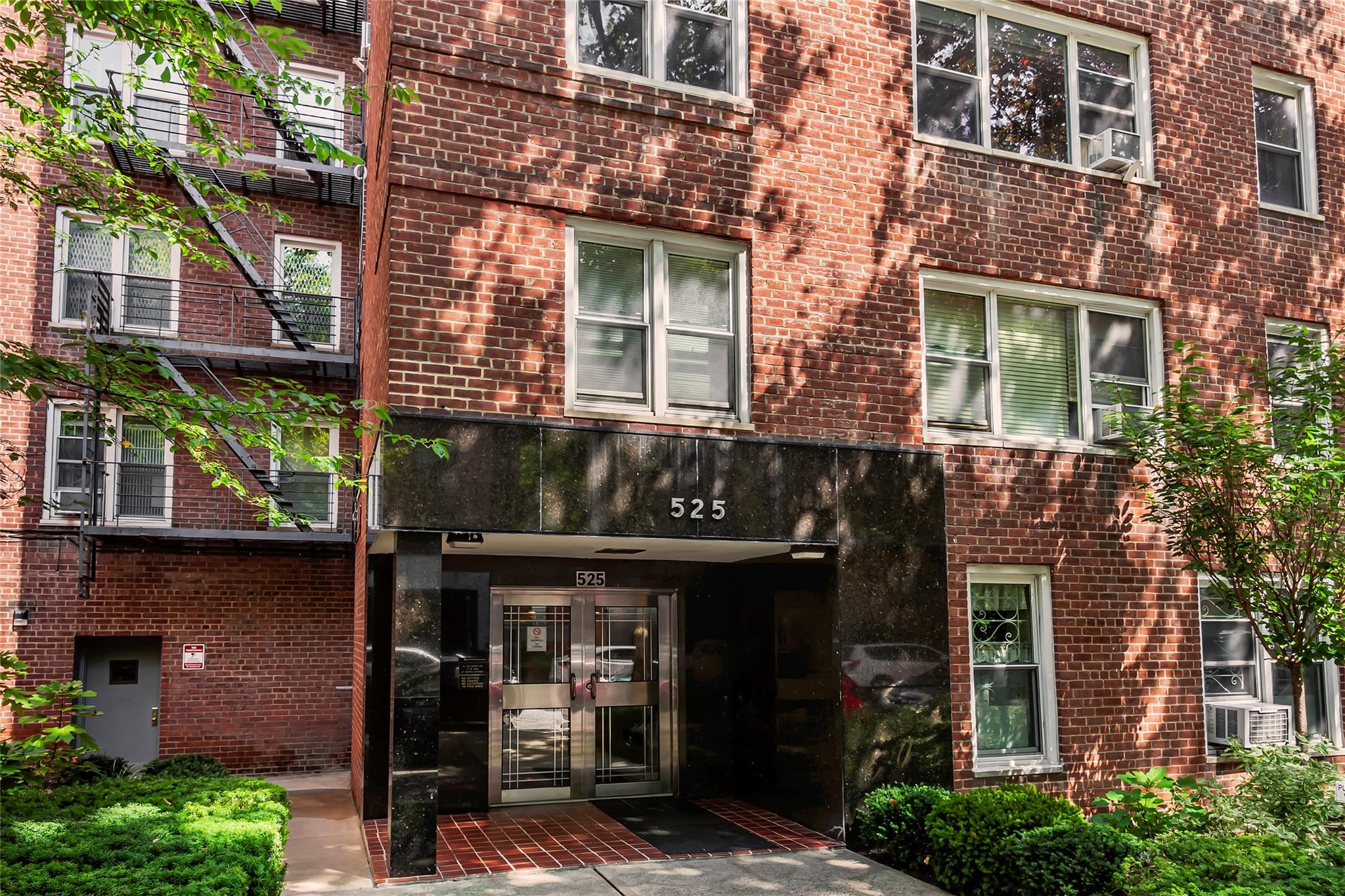 #9 photo, 525 W 236th Street, 布朗士 Bronx , NY 10463