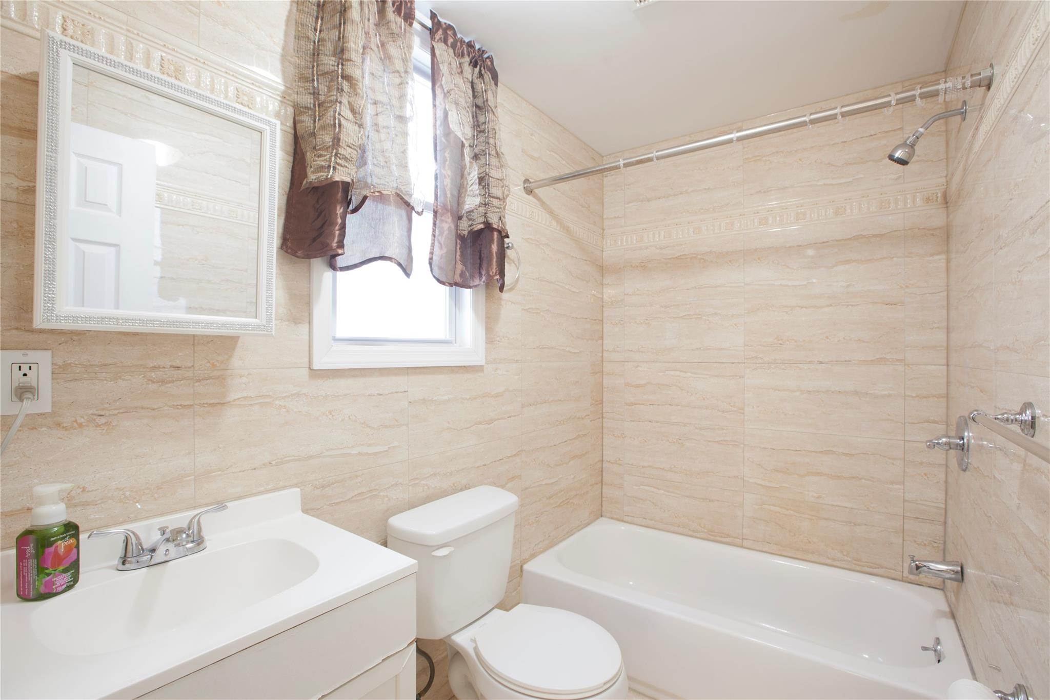 #5 photo, 10805 103rd Avenue, Richmond Hill S. , NY 11419