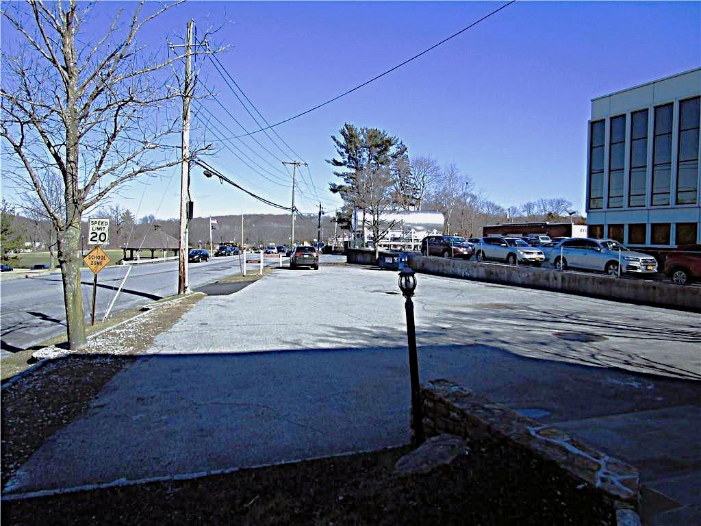 #5 photo, 1952 Commerce Street, Yorktown Heights , NY 10598
