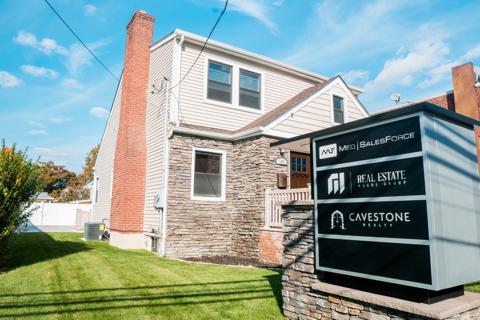 #2 photo, 749 Front Street, ナッソー郡 Hempstead , NY 11550