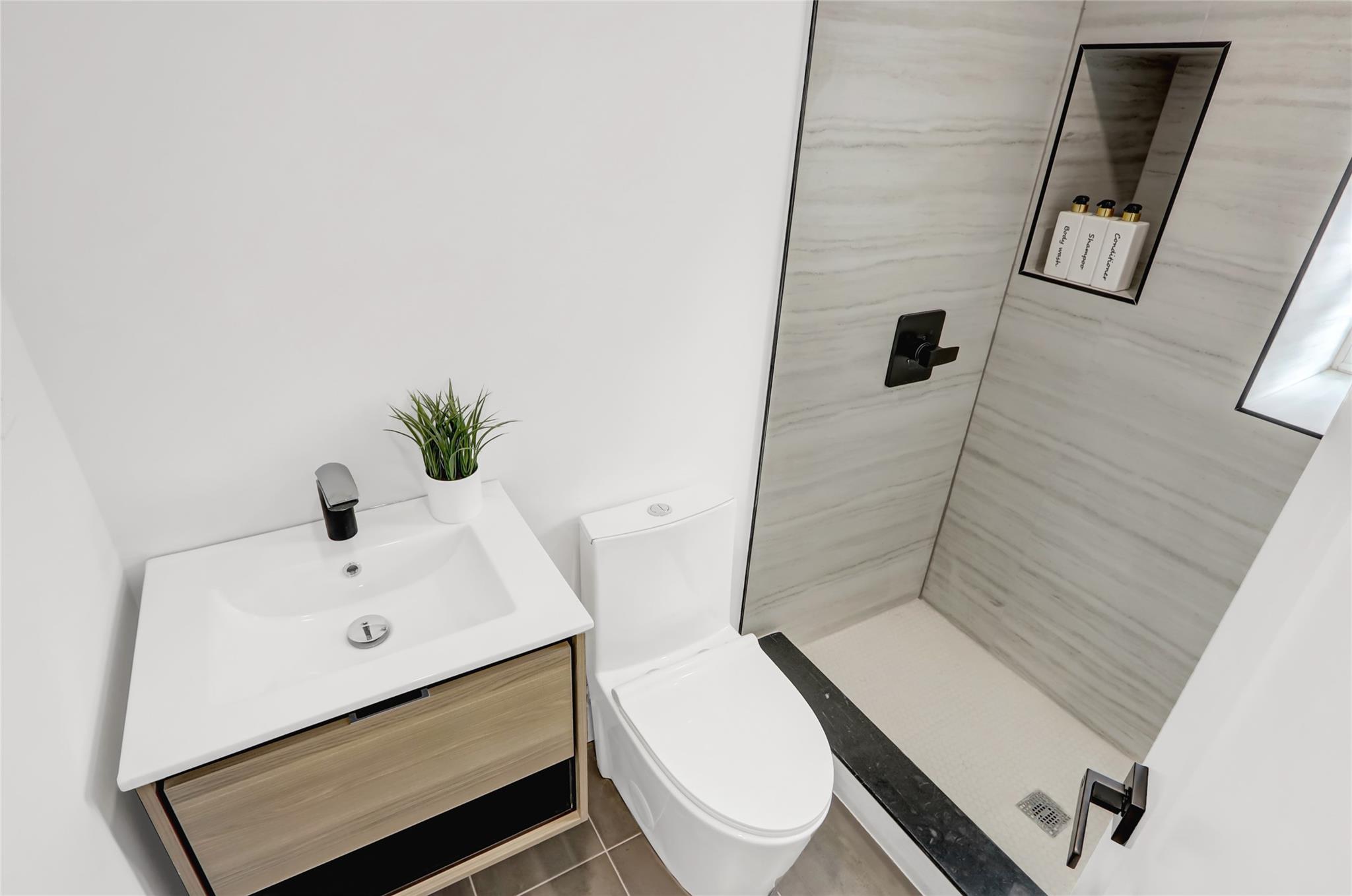 #14 photo, 153 New York Avenue, Westbury , NY 11590