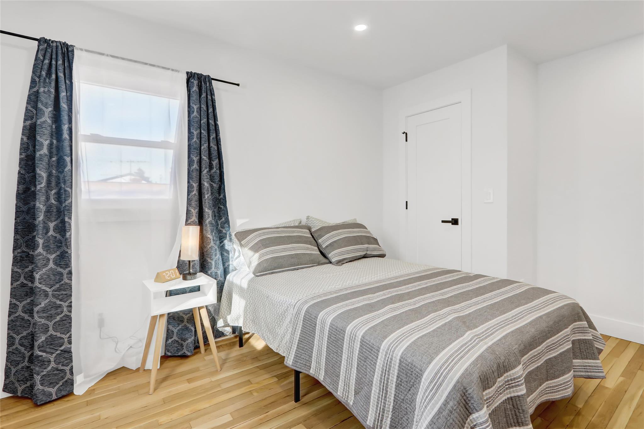 #18 photo, 153 New York Avenue, Westbury , NY 11590