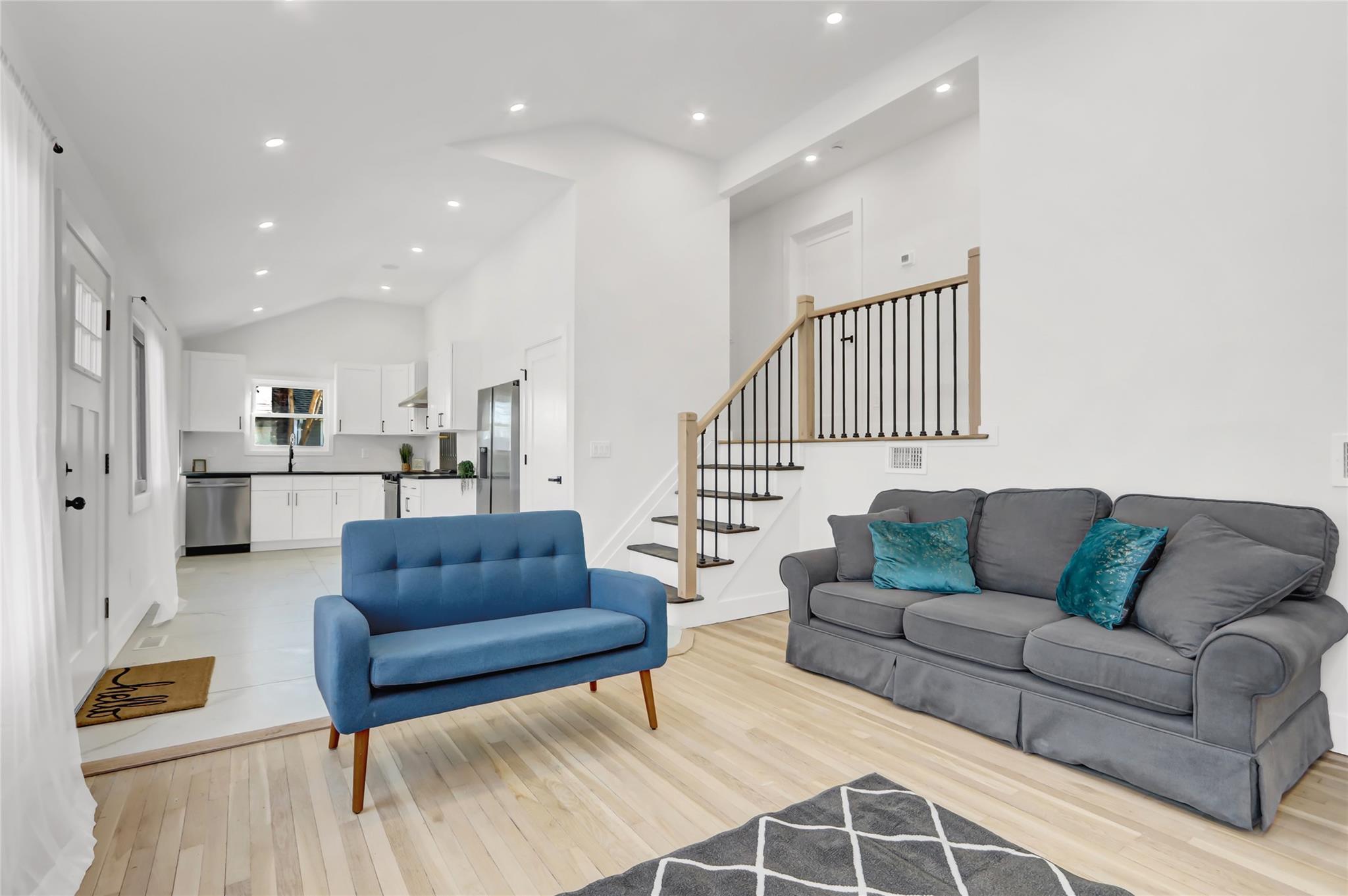 #6 photo, 153 New York Avenue, Westbury , NY 11590