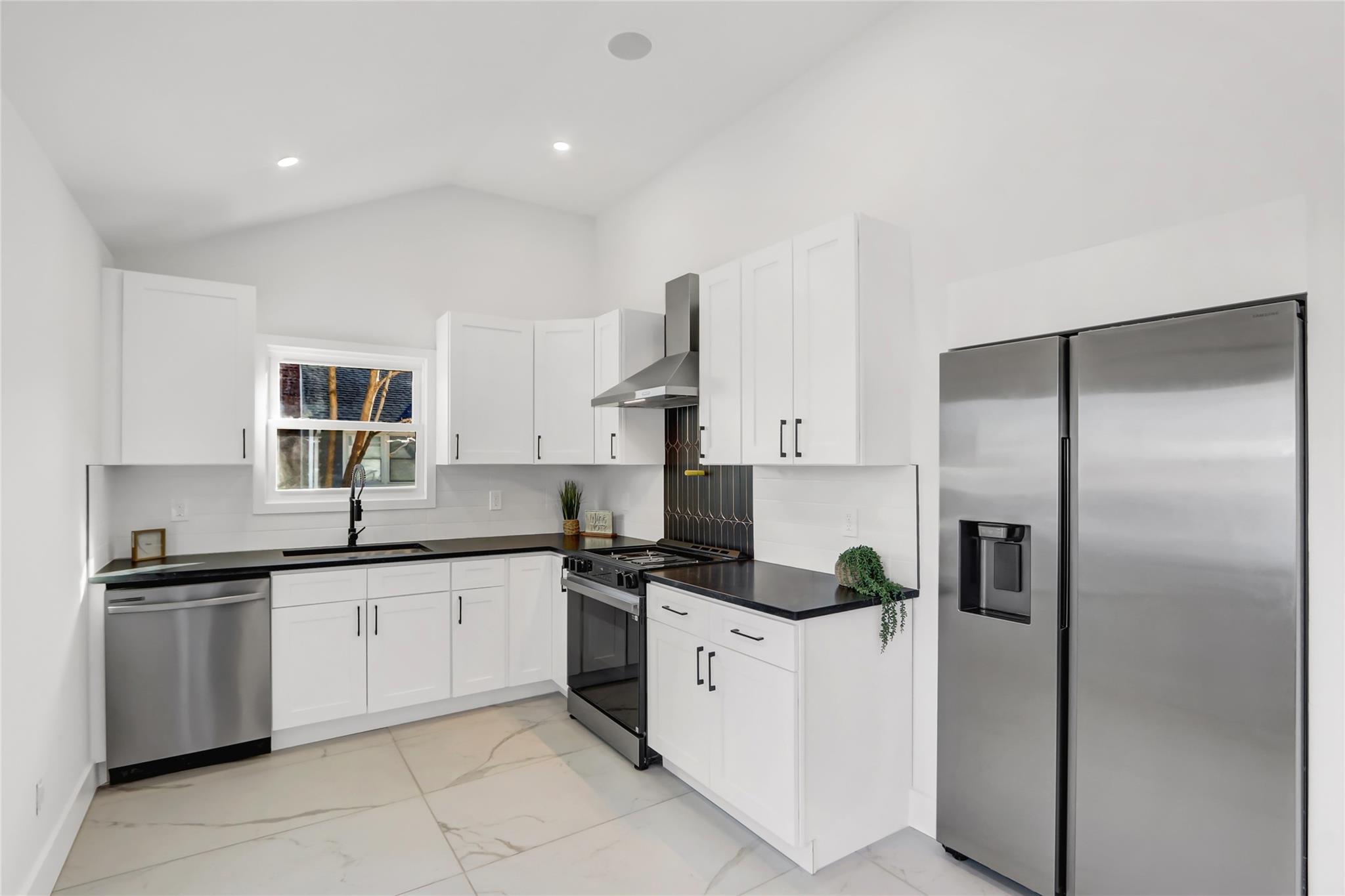 #9 photo, 153 New York Avenue, Westbury , NY 11590