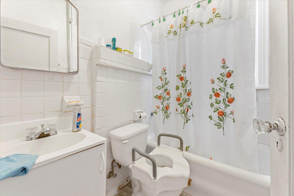 #10 photo, 3257 110th Street, クイーンズ区 East Elmhurst , NY 11369