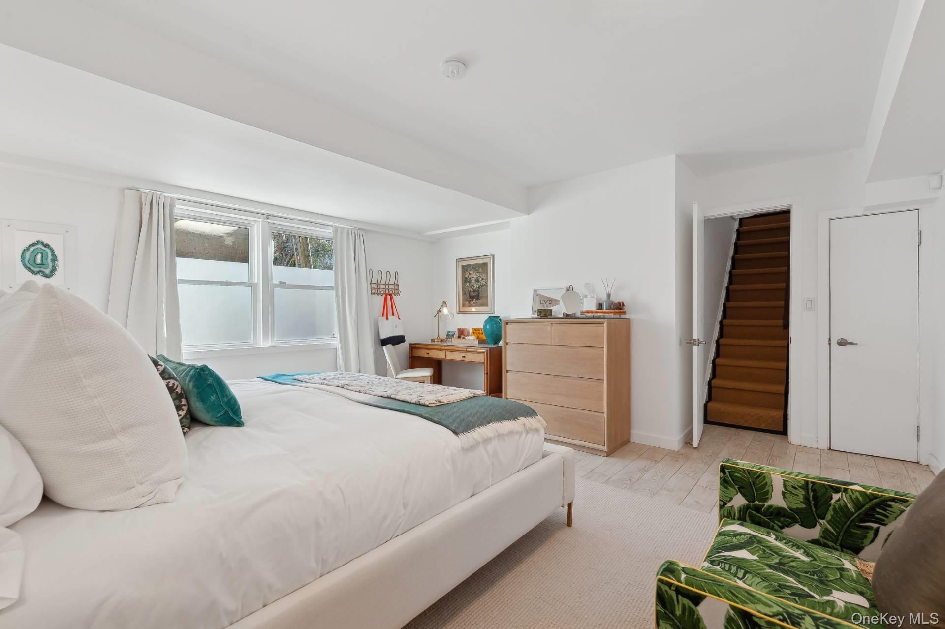 #16 photo, 73 Charla Drive, サフォーク郡 Southampton , NY 11968