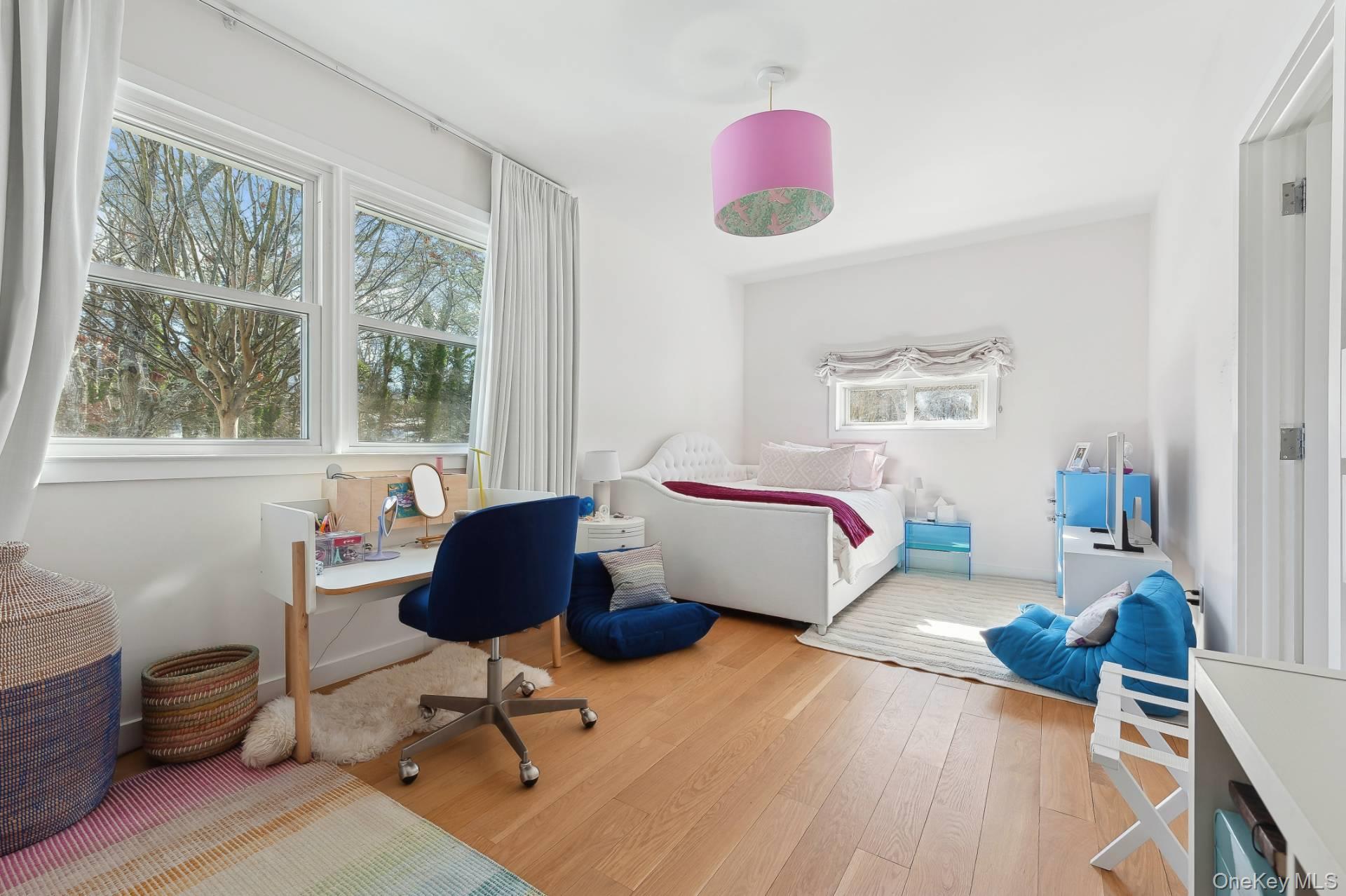 #17 photo, 73 Charla Drive, サフォーク郡 Southampton , NY 11968