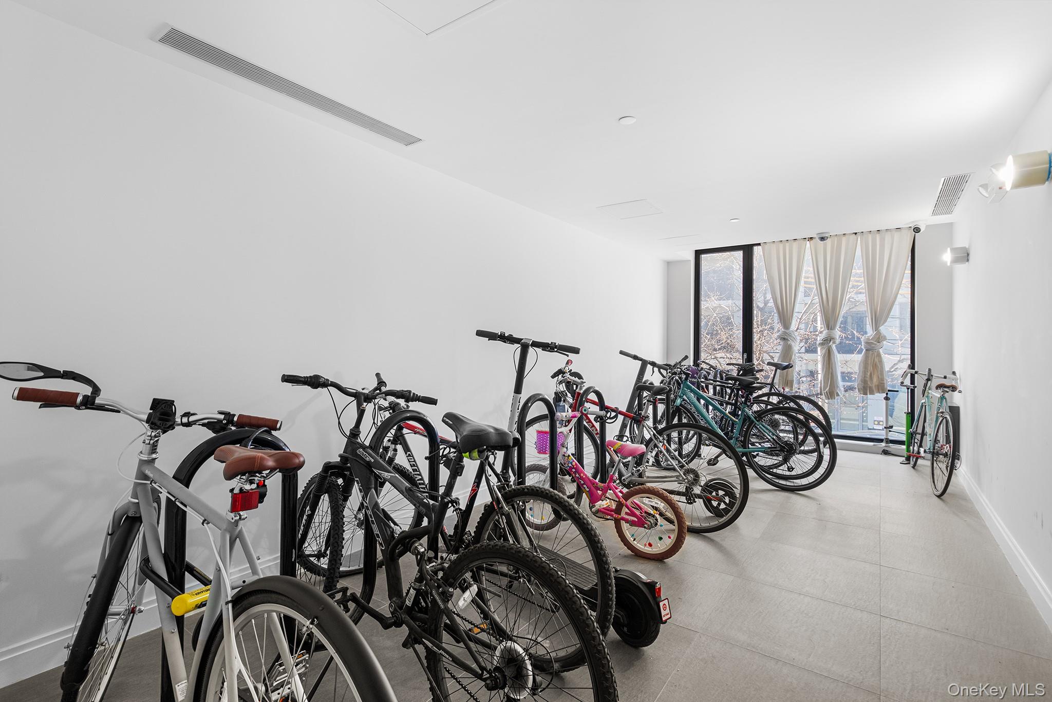 #14 photo, 37-14 34th Street, クイーンズ区 Long Island City , NY 11101