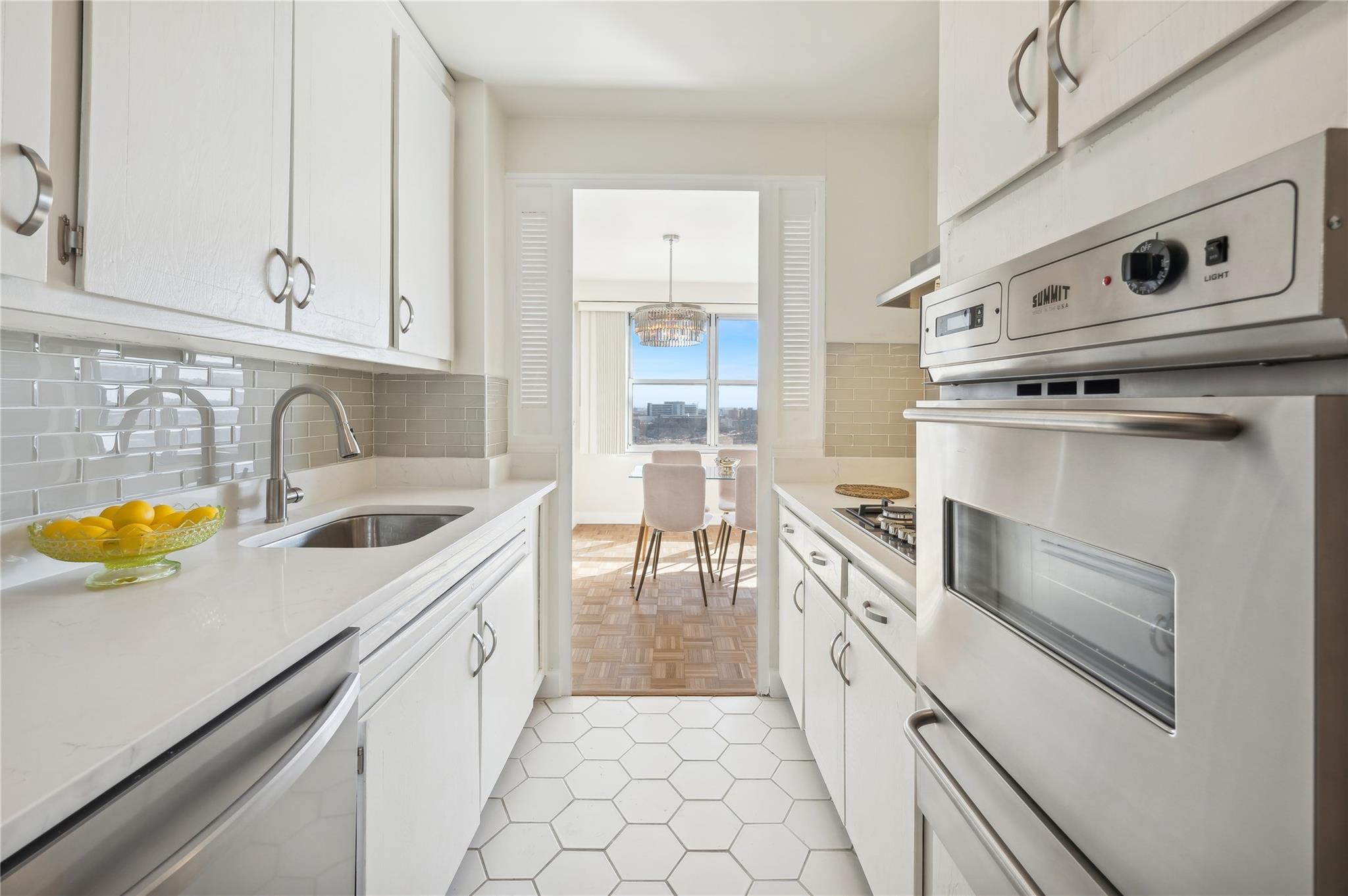 #14 photo, 555 Kappock Street, Bronx , NY 10463