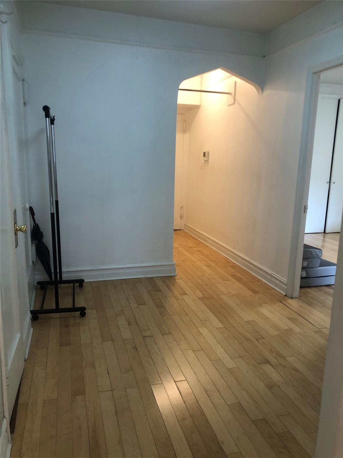 #3 photo, 35-05 72 Street, クイーンズ区 Jackson Heights , NY 11372