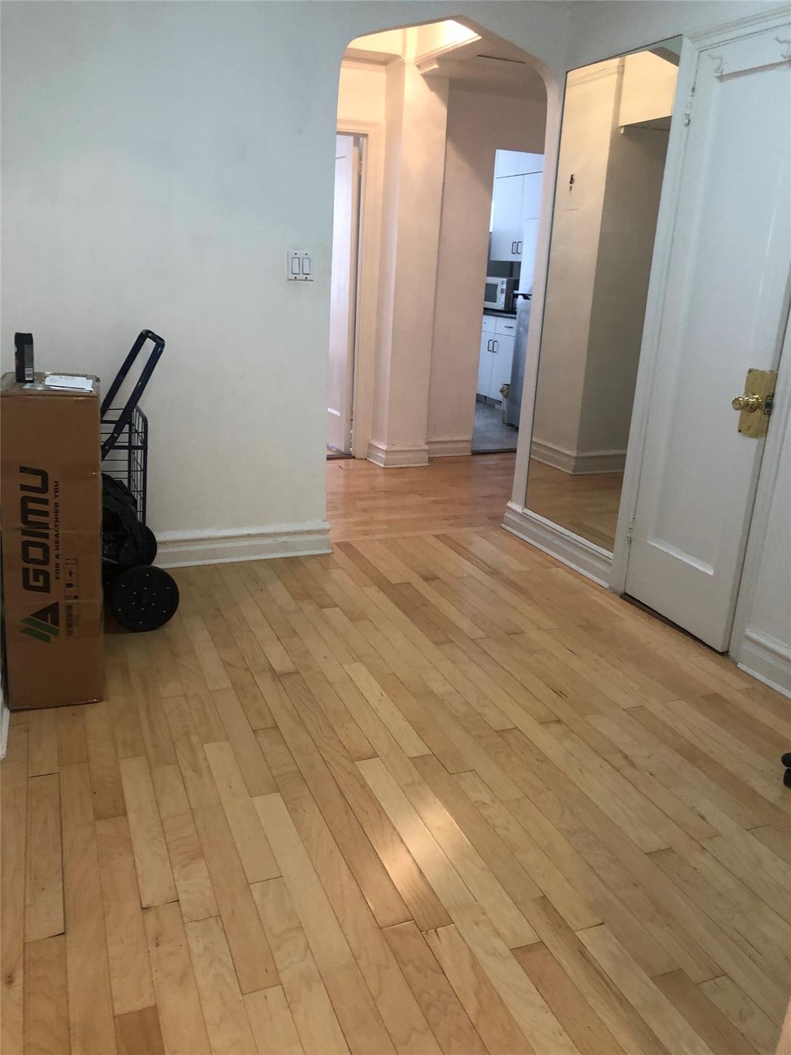 #4 photo, 35-05 72 Street, クイーンズ区 Jackson Heights , NY 11372