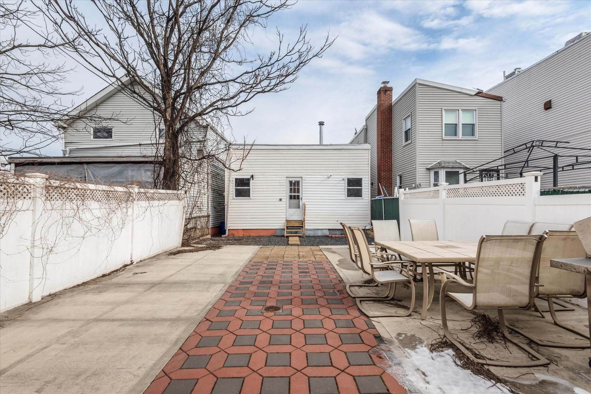 #16 photo, 8258 89th Street, 皇后區 Glendale , NY 11385