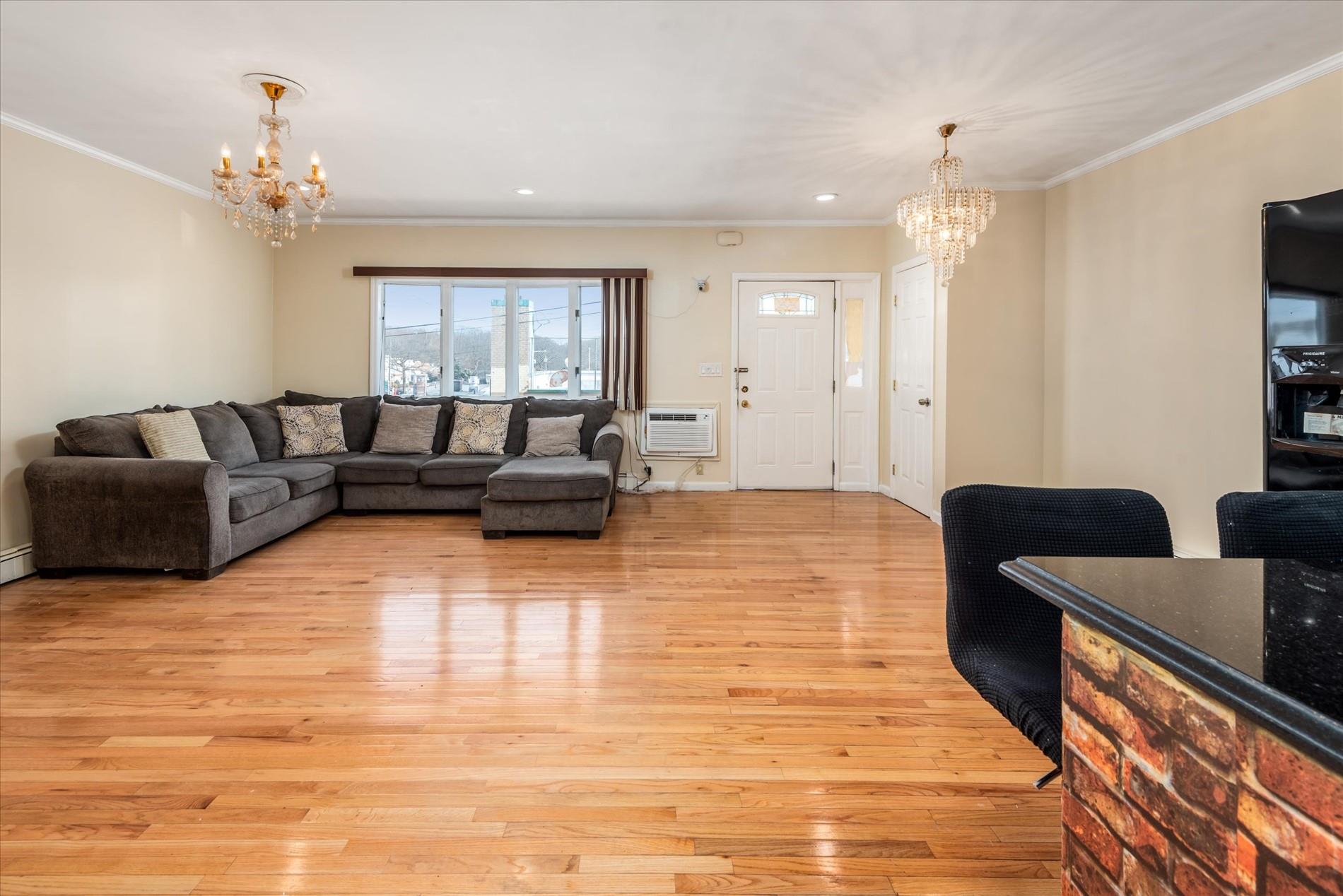 #6 photo, 8258 89th Street, 皇后區 Glendale , NY 11385