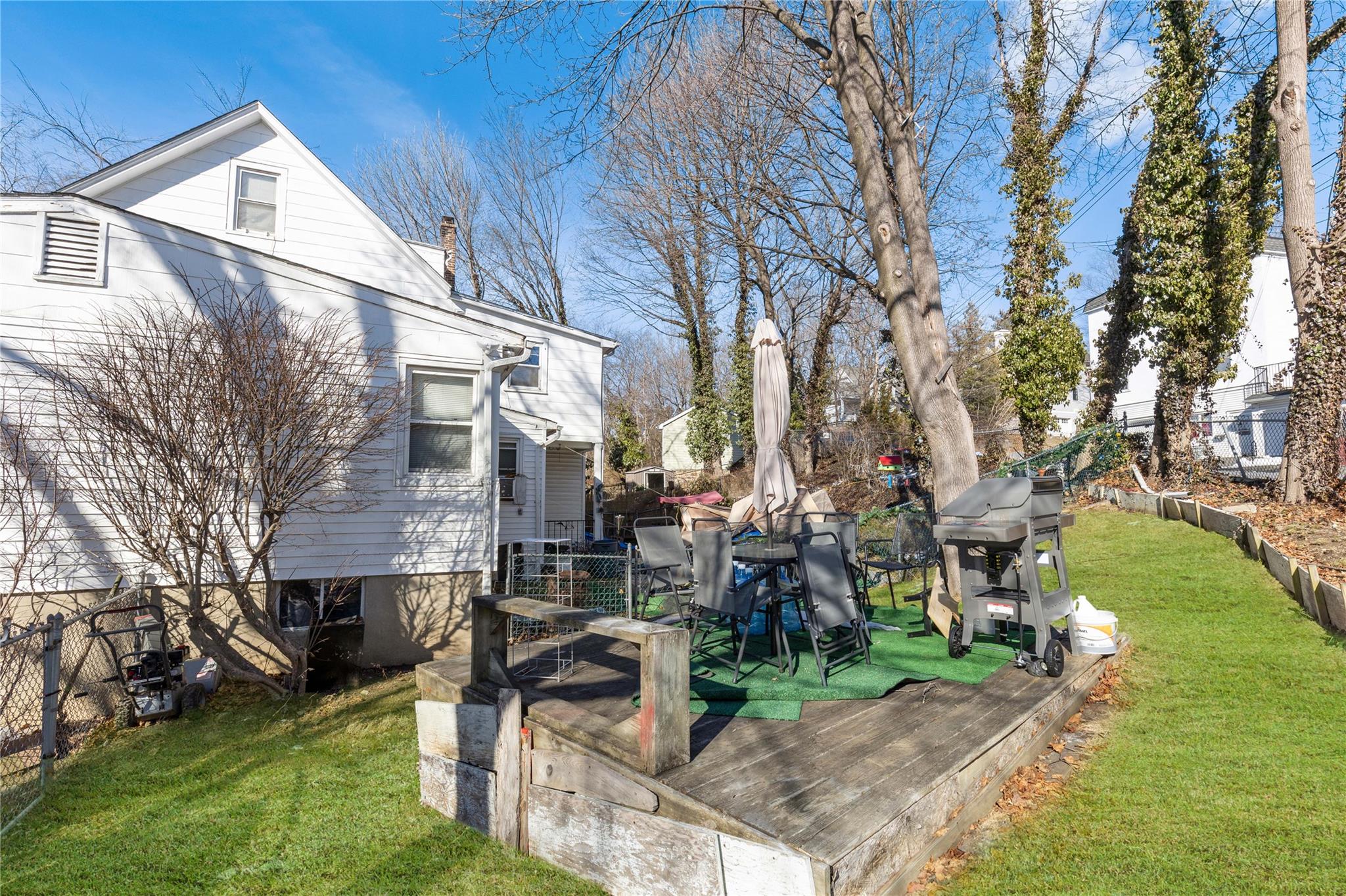 #8 photo, 236 -238 Purchase Street, Rye , NY 10580