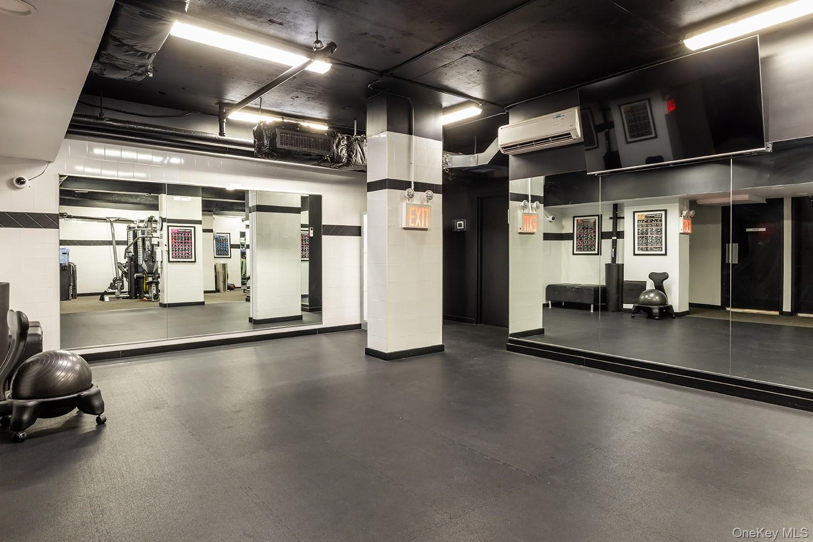 #12 photo, 333 E 66th Street, New York (Manhattan) , NY 10065