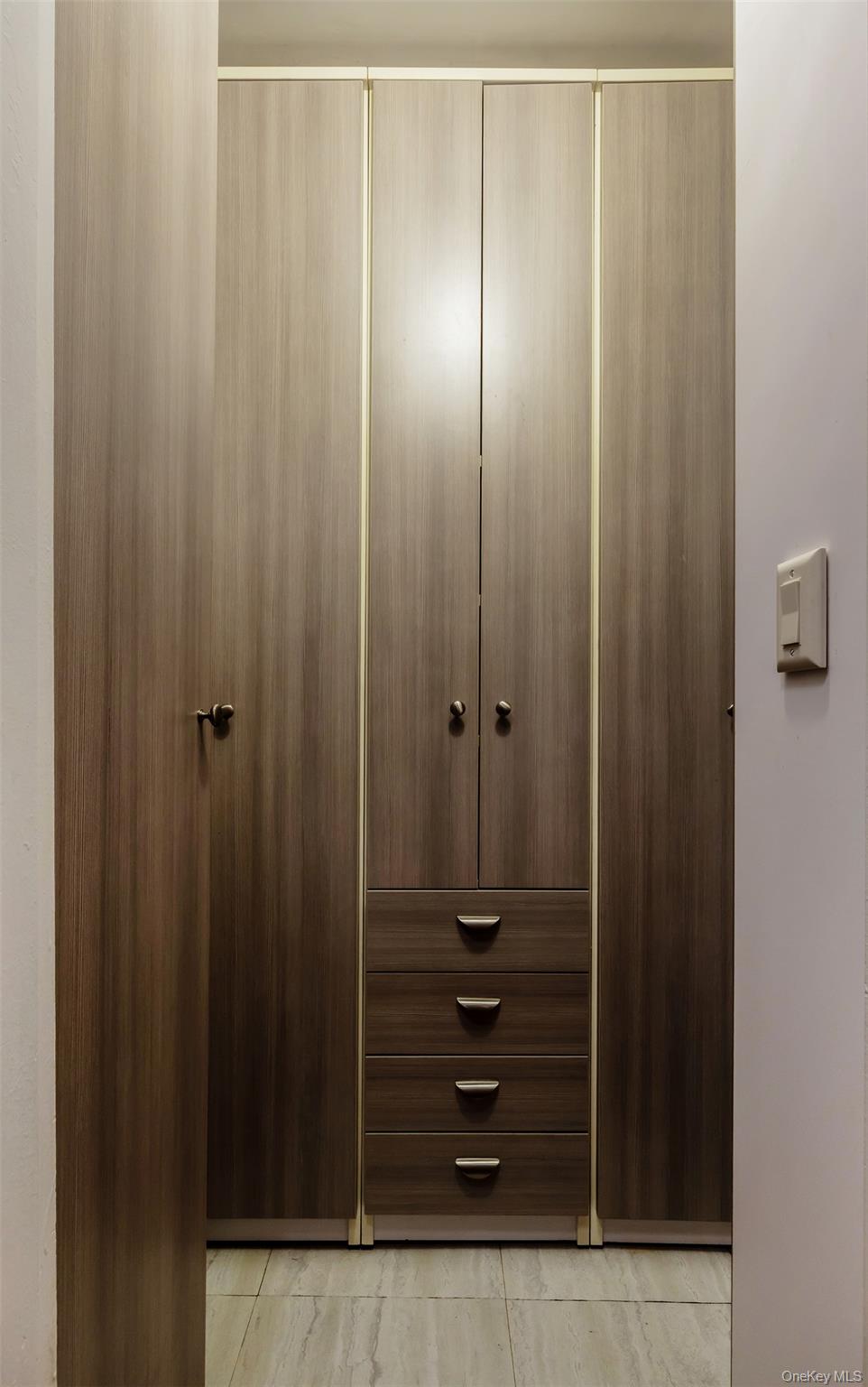 #9 photo, 333 E 66th Street, New York (Manhattan) , NY 10065