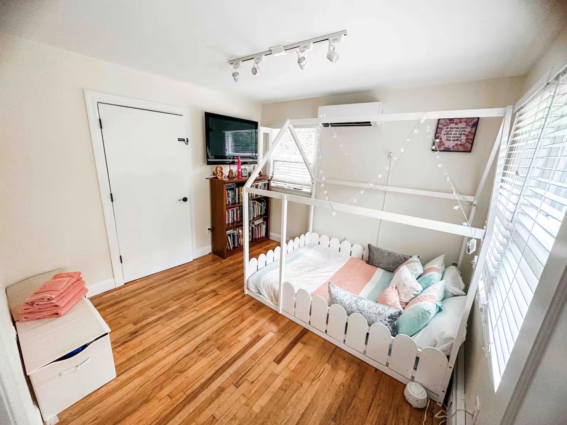 #12 photo, 64 Clinton Street, サフォーク郡 East Hampton , NY 11937