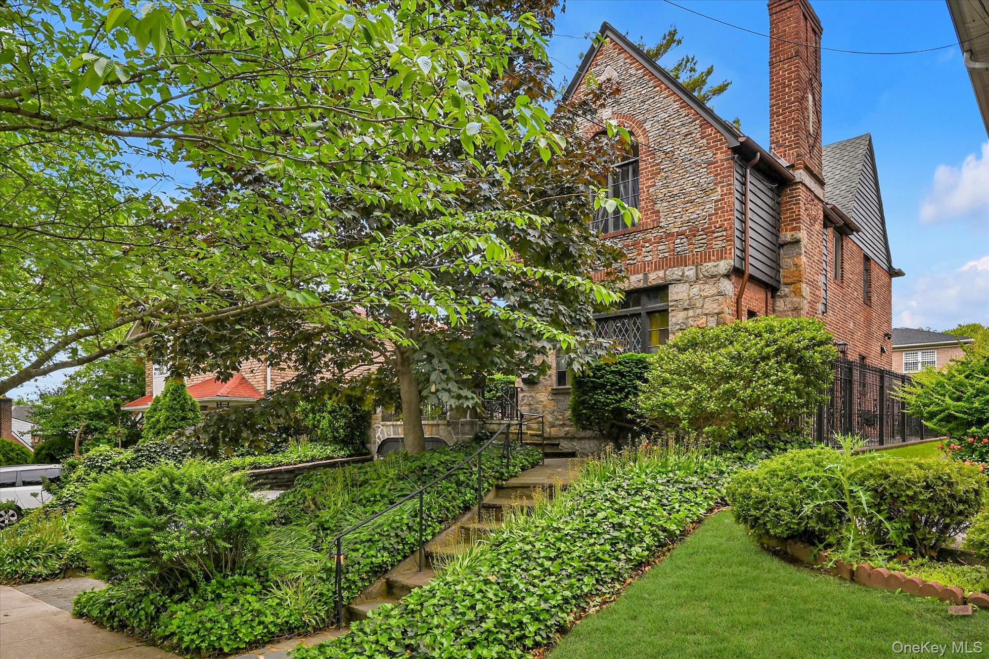 #19 photo, 33-64 190th Street, Flushing , NY 11358