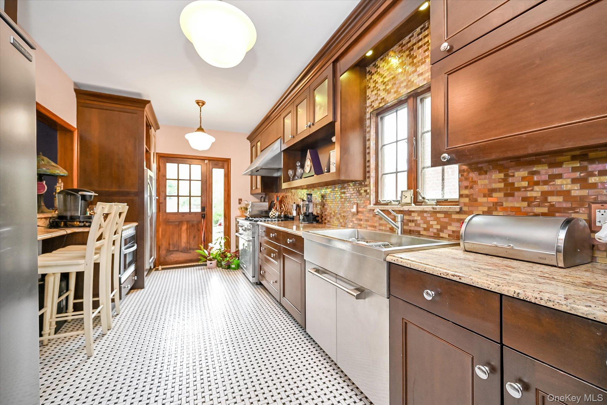 #7 photo, 33-64 190th Street, Flushing , NY 11358