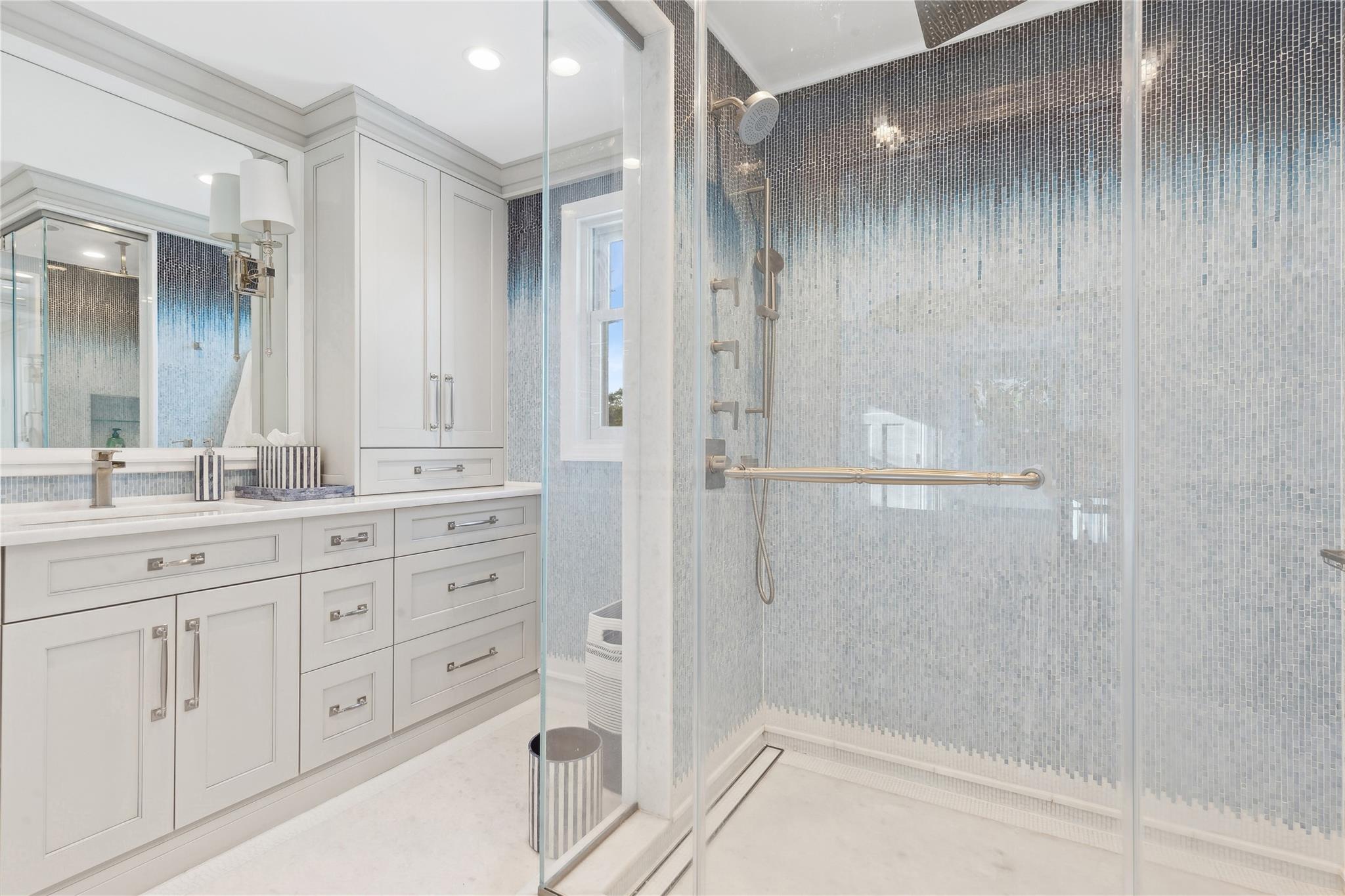 #19 photo, 59 N BAY Avenue, サフォーク郡 Eastport , NY 11941