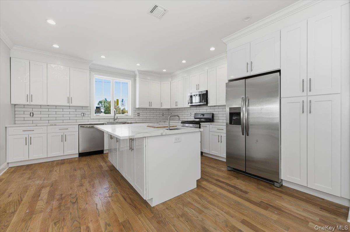 #11 photo, 2437 Archer Street, ナッソー郡 Seaford , NY 11783