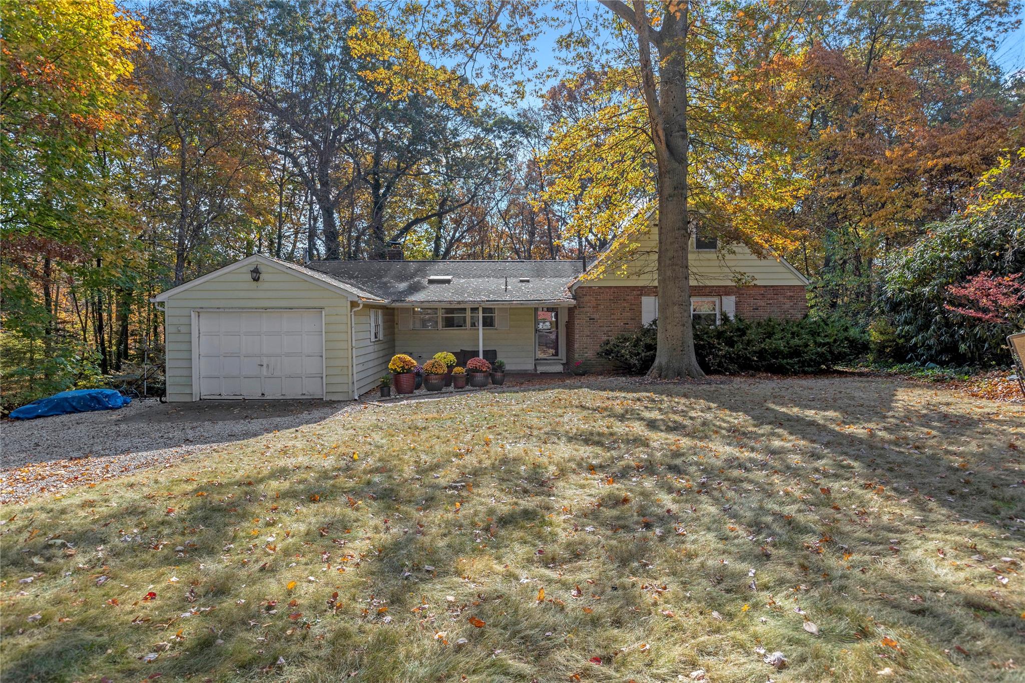 #1 photo, 4 Meadowood Court, 東長島 亨廷顿 Huntington , NY 11743