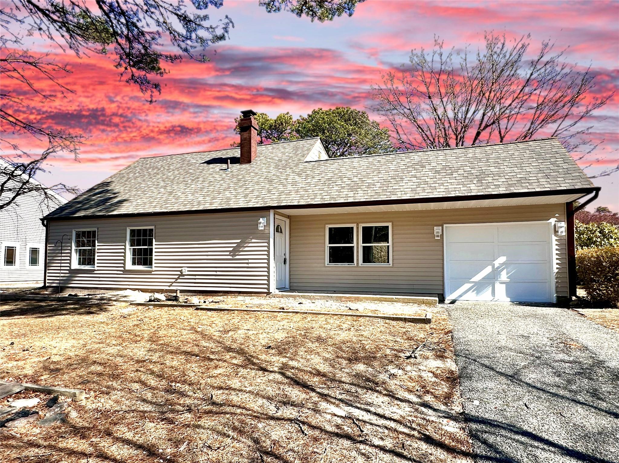 #1 photo, 1073 Sipp Avenue, Medford , NY 11763