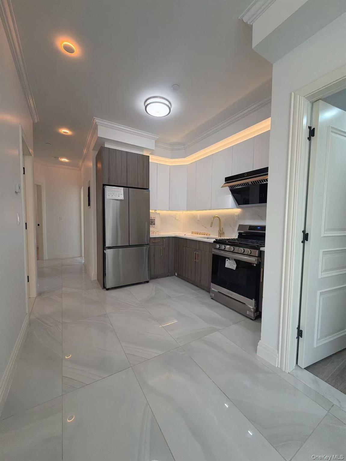 #4 photo, 71-37 166 Street, Fresh Meadows , NY 11354