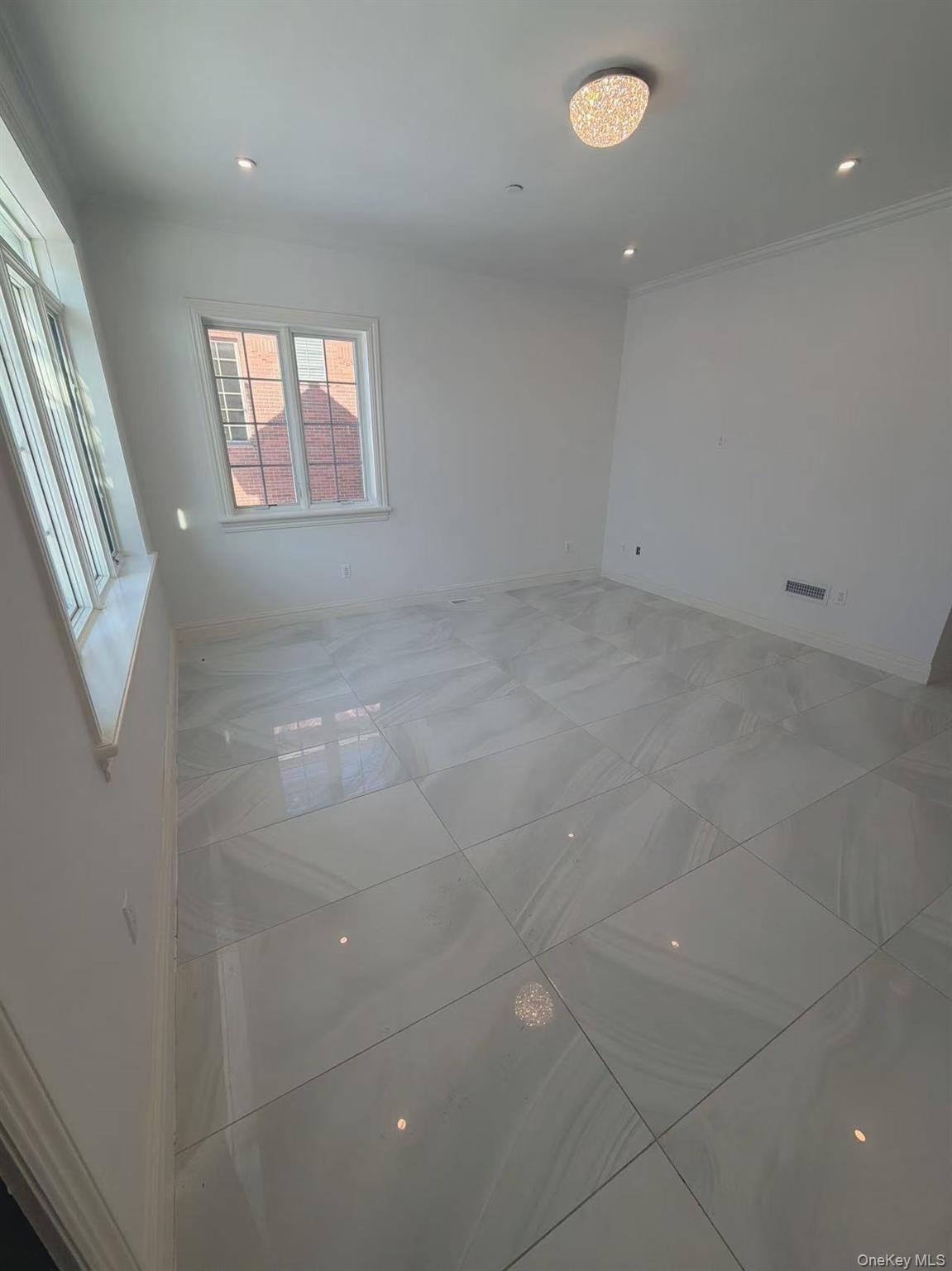 #7 photo, 71-37 166 Street, Fresh Meadows , NY 11354