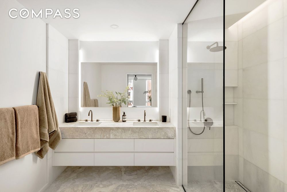 #12 photo, 66 Clinton Street, Lower East Side , NY 10002