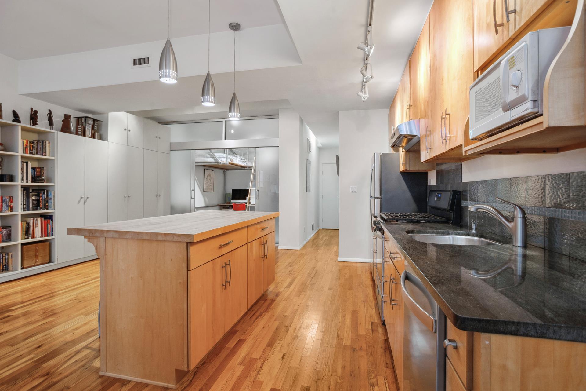 #6 photo, 176 BROADWAY, Financial District , NY 10038