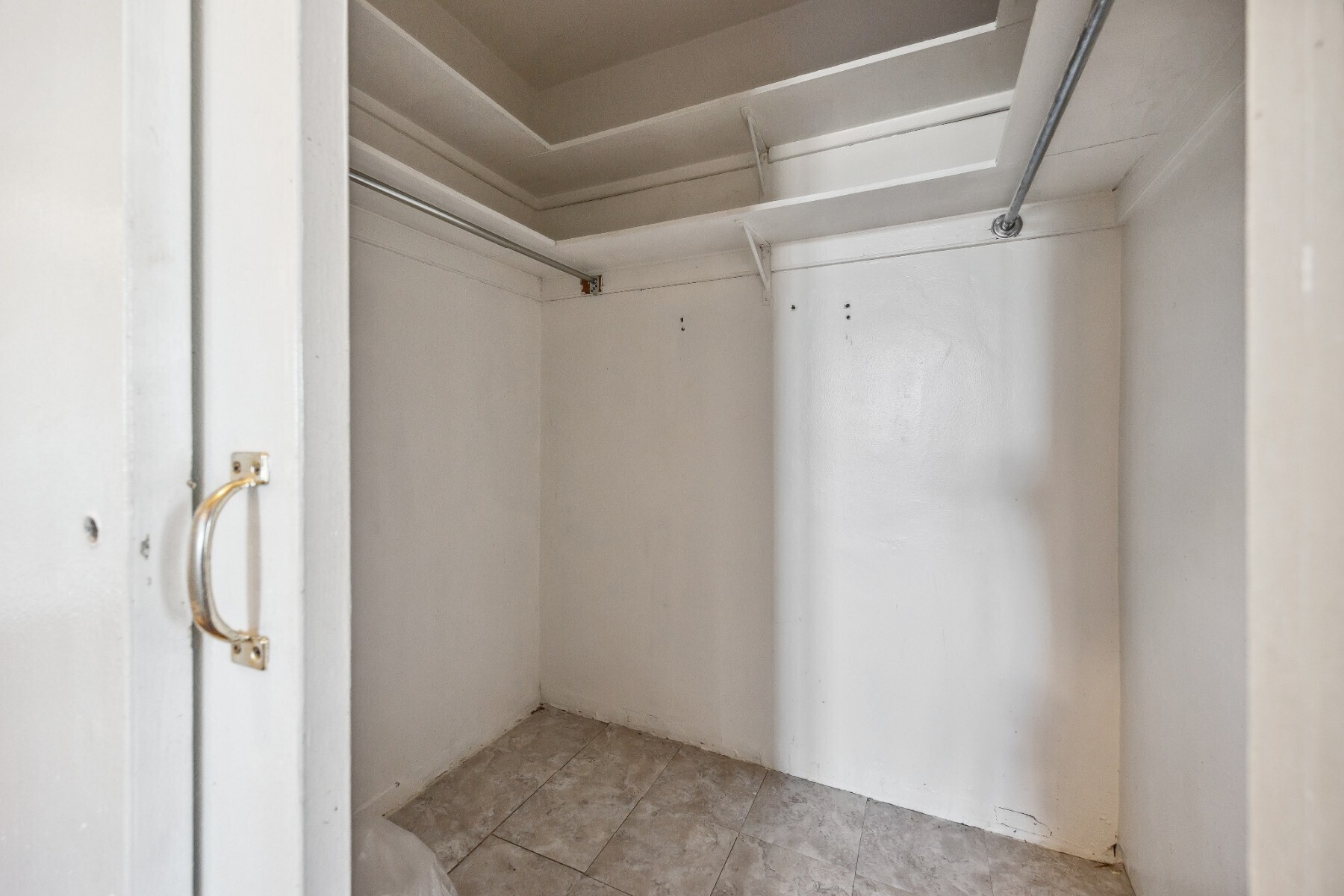 #13 photo, 3131 Grand Concourse, ブロンクス区 Bedford Park , NY 10468