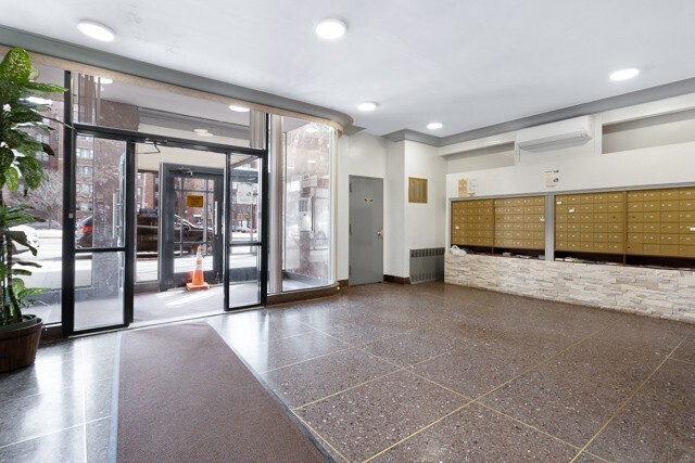 #3 photo, 3131 Grand Concourse, ブロンクス区 Bedford Park , NY 10468