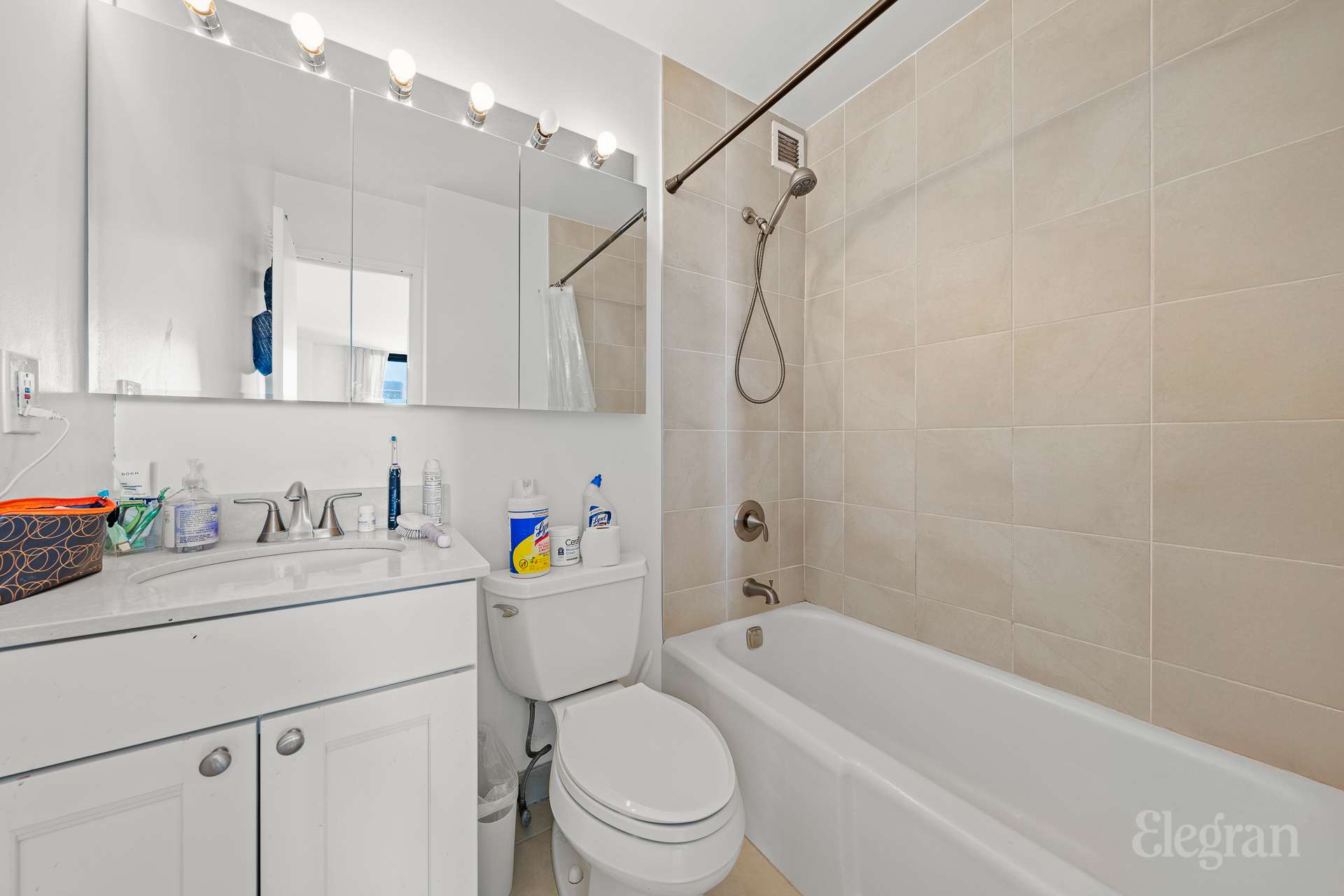 #10 photo, 250 E 40th Street, マンハッタン Murray Hill , NY 10016