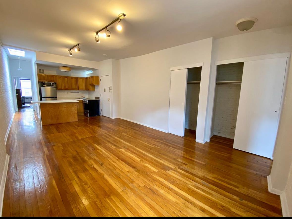 #2 photo, 314 W 52ND Street, マンハッタン Hells Kitchen , NY 10019