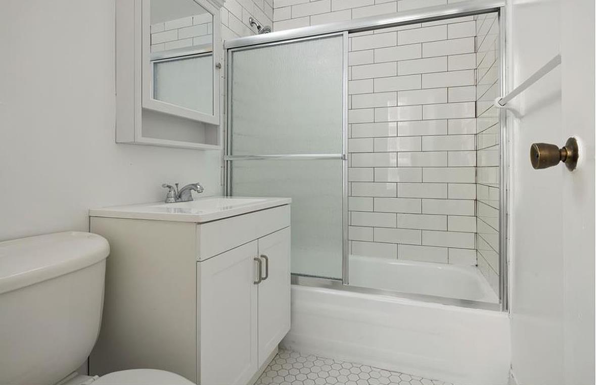 #4 photo, 314 W 52ND Street, マンハッタン Hells Kitchen , NY 10019