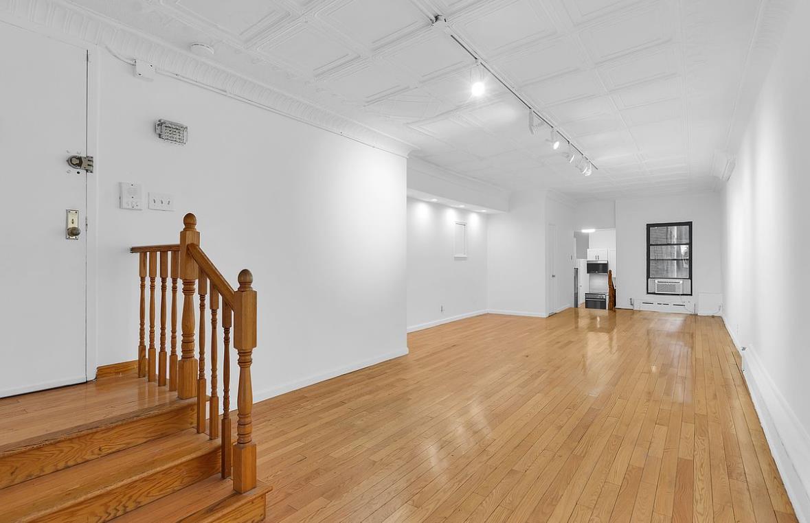 #5 photo, 314 W 52ND Street, マンハッタン Hells Kitchen , NY 10019