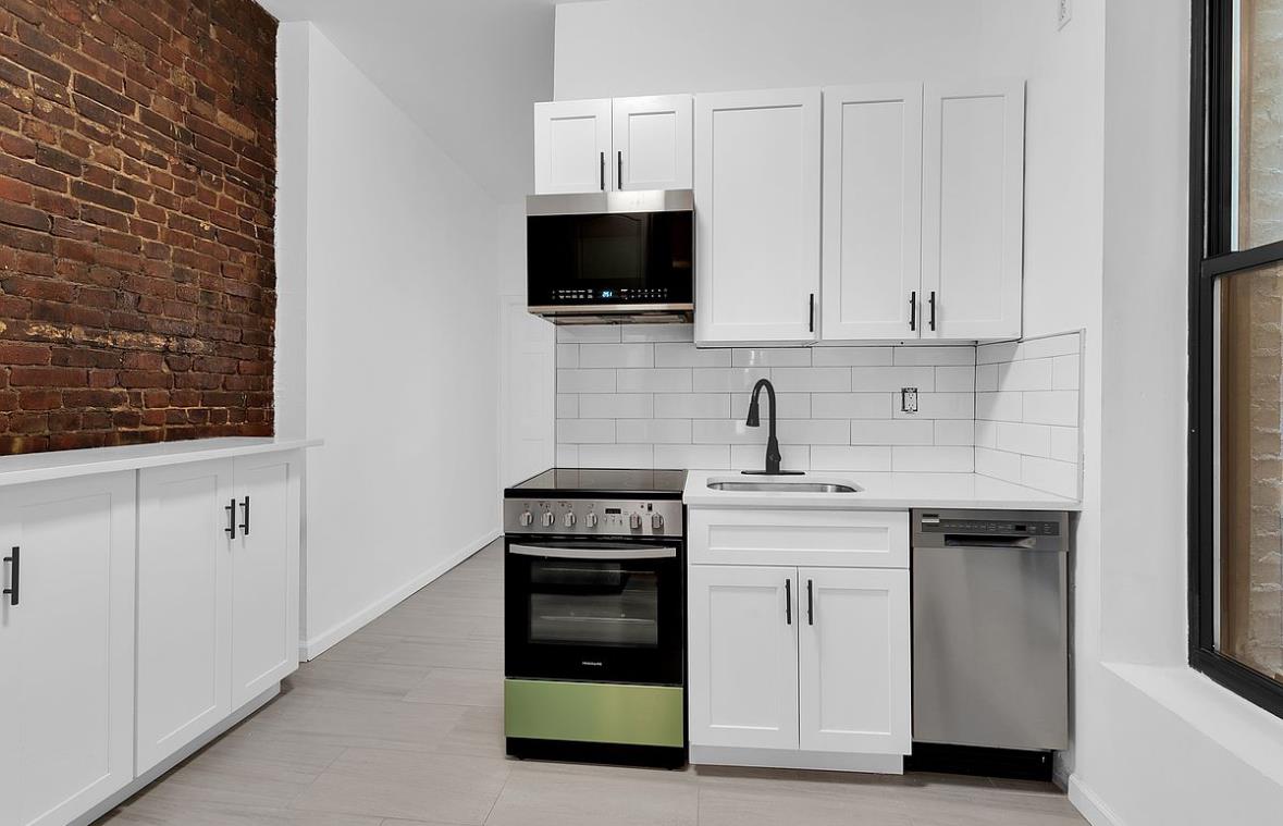 #6 photo, 314 W 52ND Street, マンハッタン Hells Kitchen , NY 10019