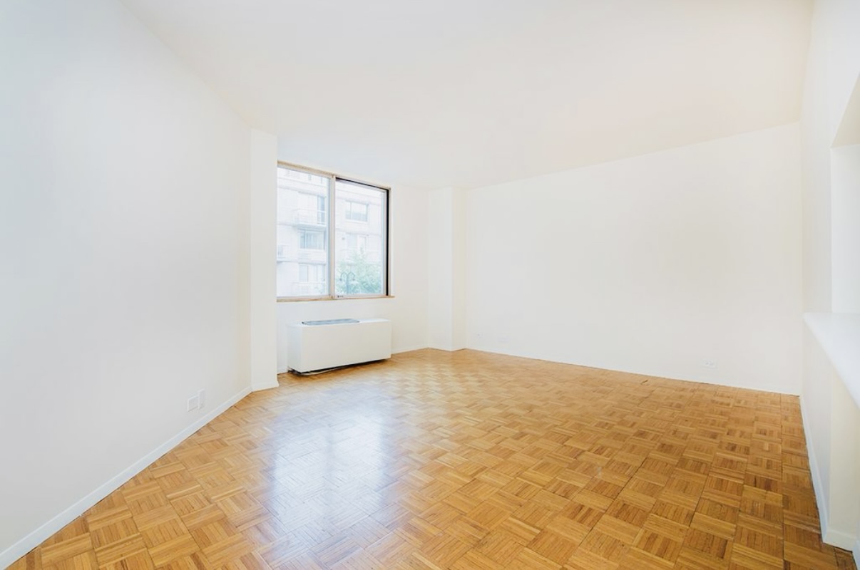 #1 photo, 350 W 50TH Street, 맨해튼 Hells Kitchen , NY 10019