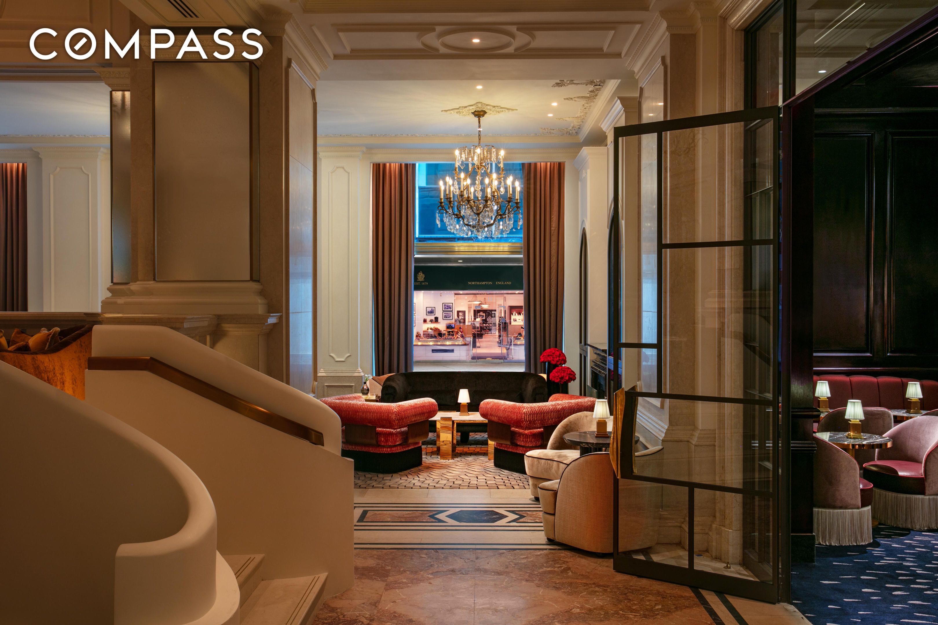 #11 photo, 2 E 55th Street, マンハッタン Midtown East , NY 10022