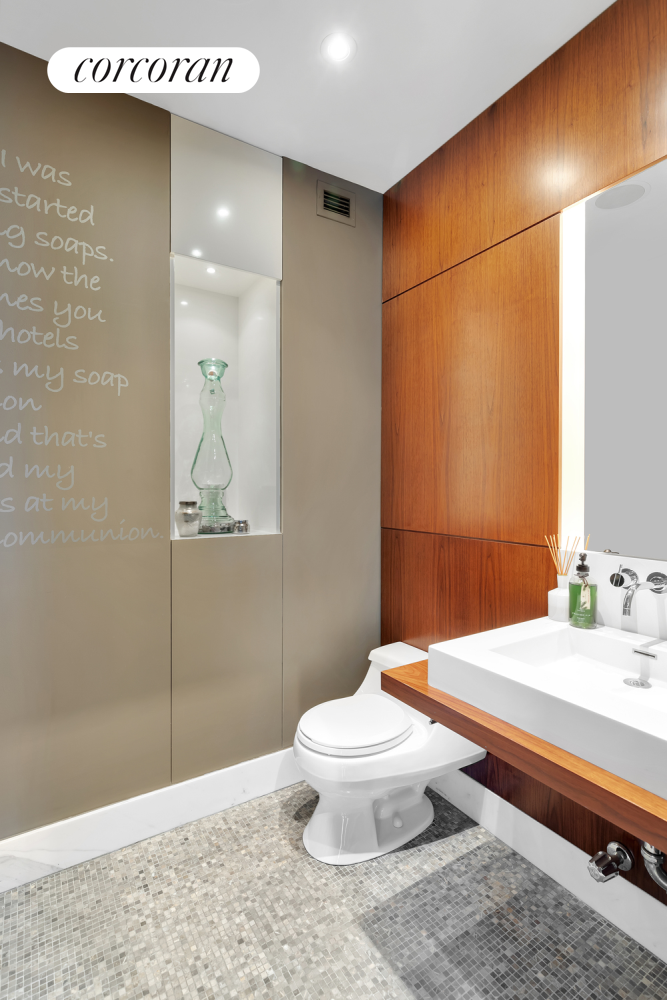 #8 photo, 130 W 30TH Street, マンハッタン Chelsea , NY 10001