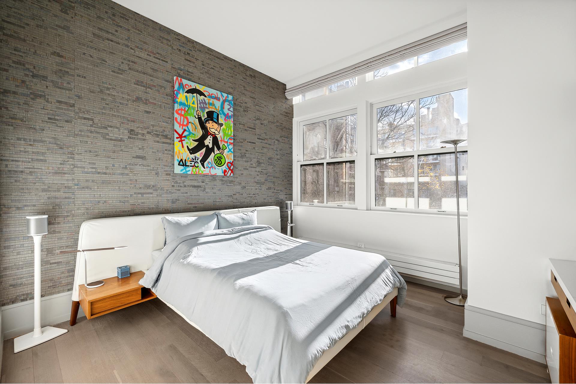 #16 photo, 215 SULLIVAN Street, マンハッタン Greenwich Village , NY 10012