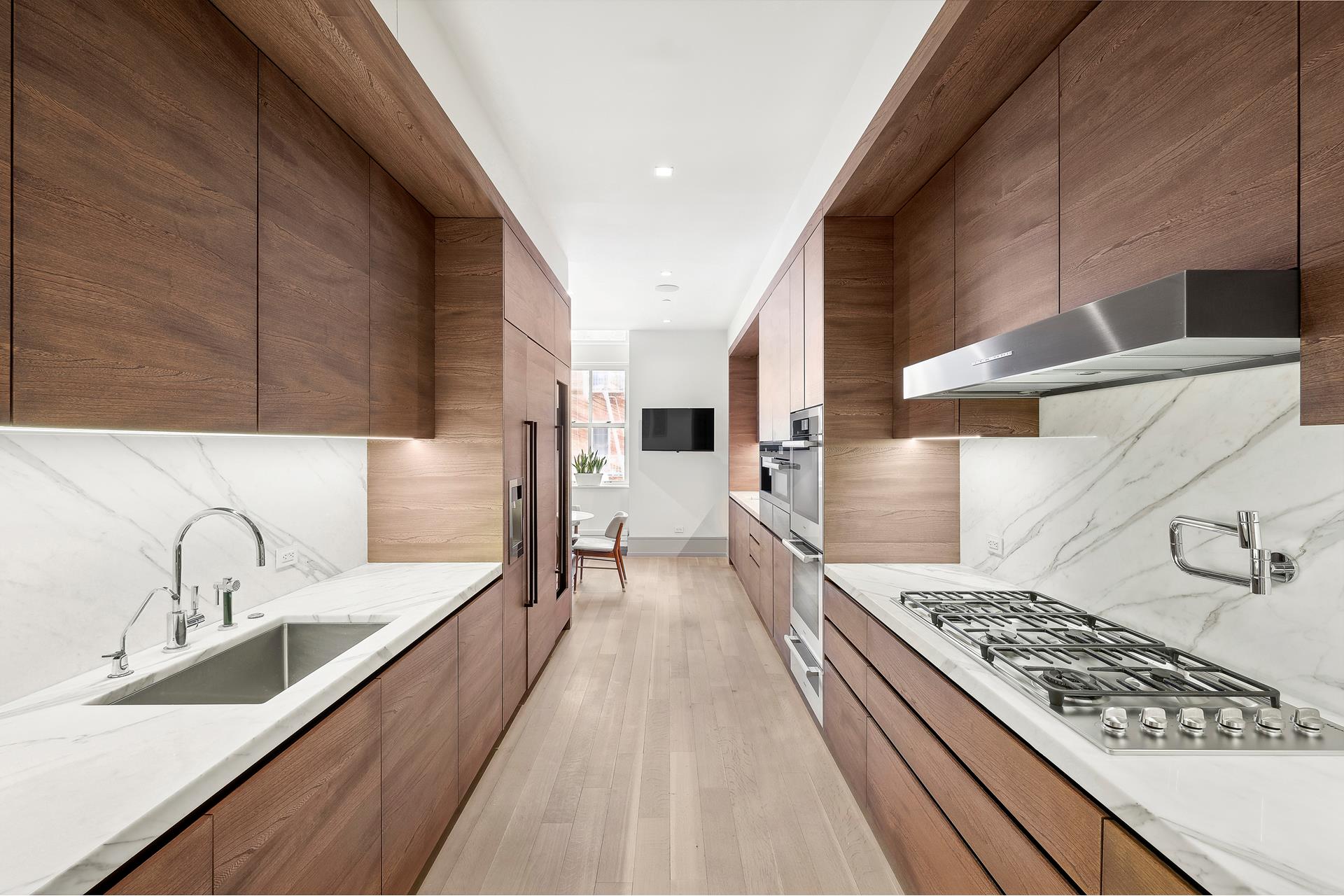 #8 photo, 215 SULLIVAN Street, マンハッタン Greenwich Village , NY 10012