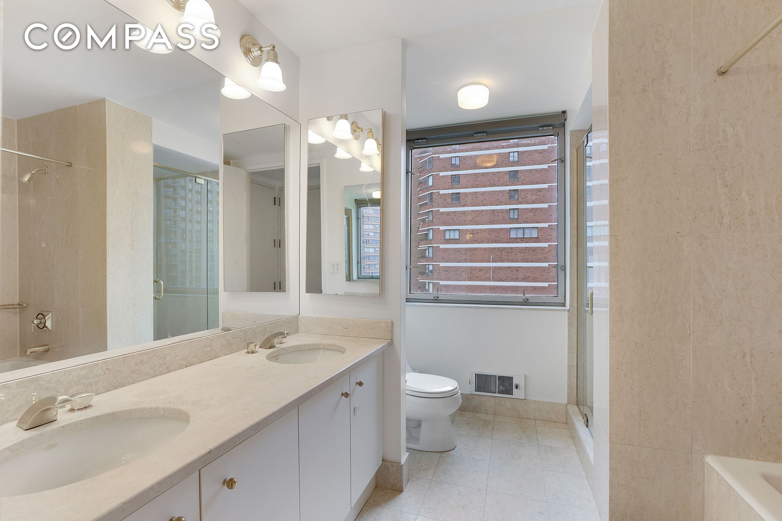 #9 photo, 1965 Broadway, マンハッタン Upper West Side , NY 10023