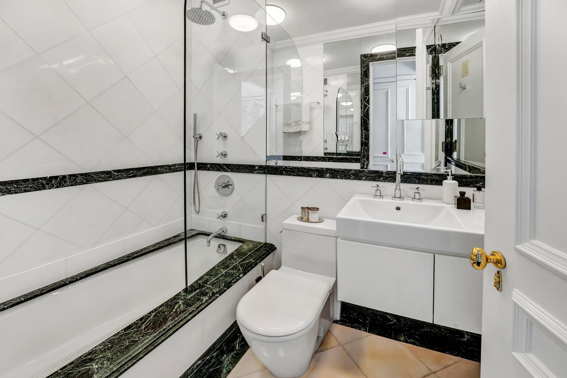 #14 photo, 200 E 69TH Street, マンハッタン Lenox Hill , NY 10021